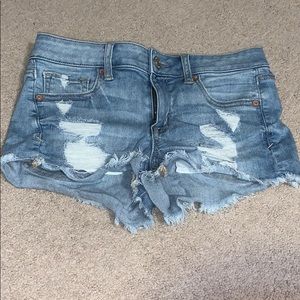 american eagle light wash shorts